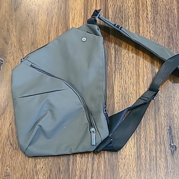 Osoce Other - Osoce Sling Bag Camo Green